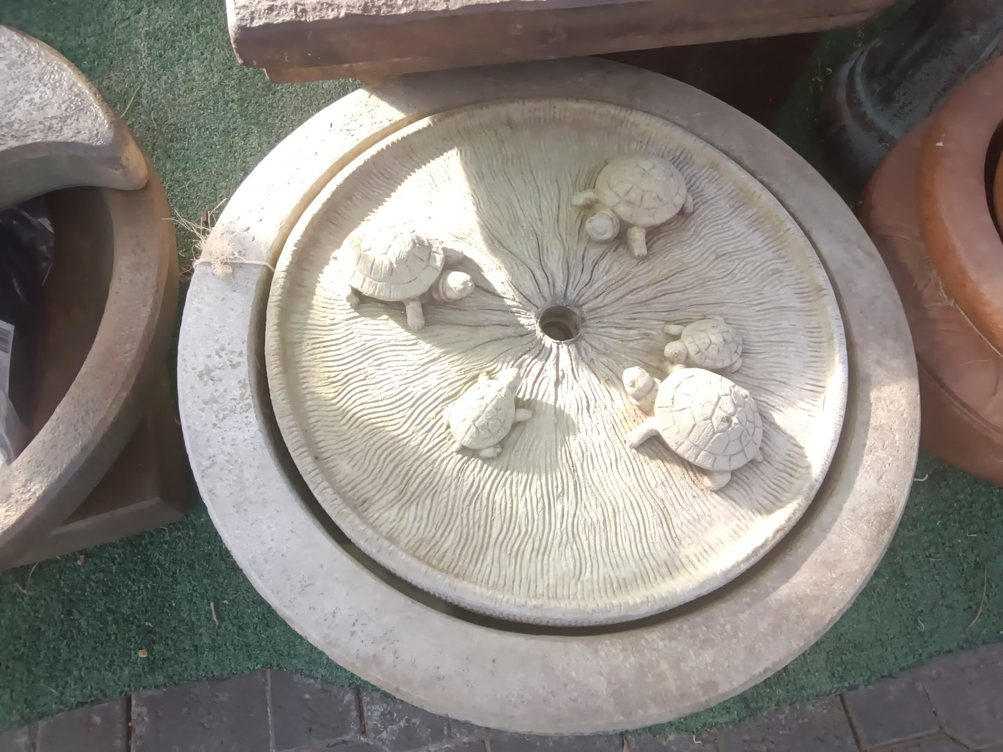 GATHERING TURTLES FOUNTAIN