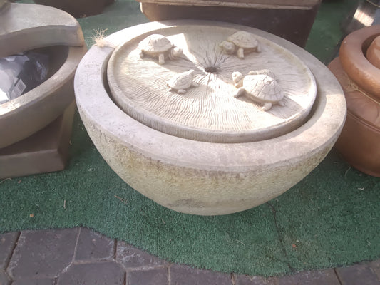 GATHERING TURTLES FOUNTAIN