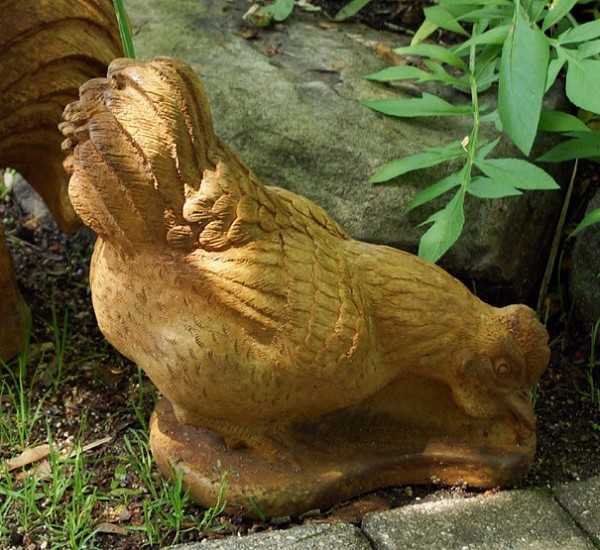HEN STATUE