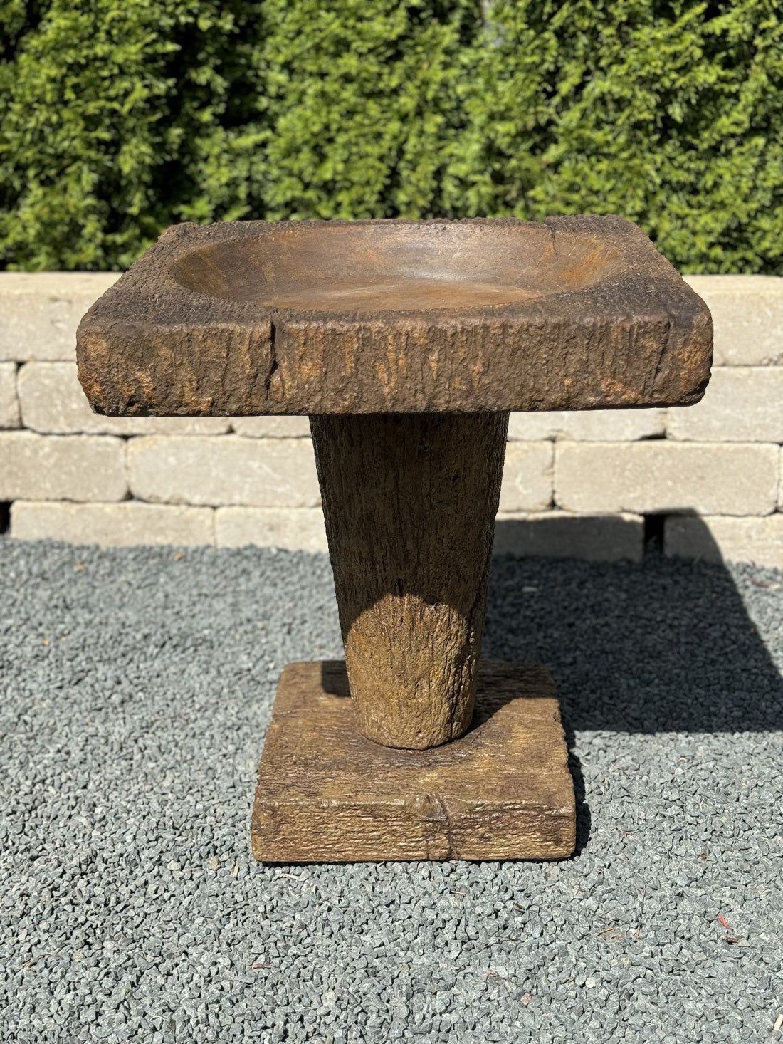 STONE EDGE BIRDBATH 22" TALL