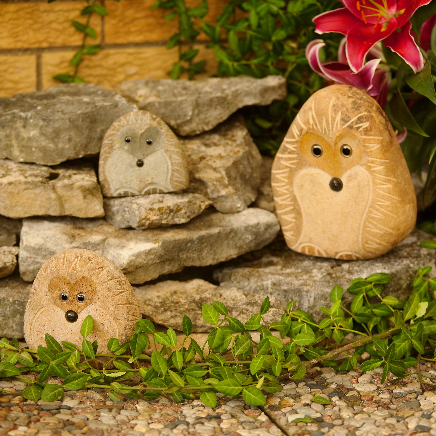 Boulder Standing Hedgehogs Family -  cute 3 Pcs 4"-6"-8"
